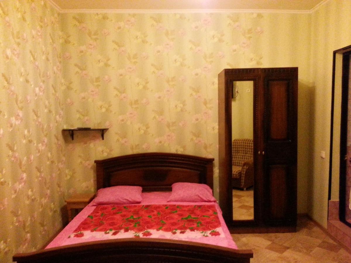 Orhidea Guest House ガグラ エクステリア 写真