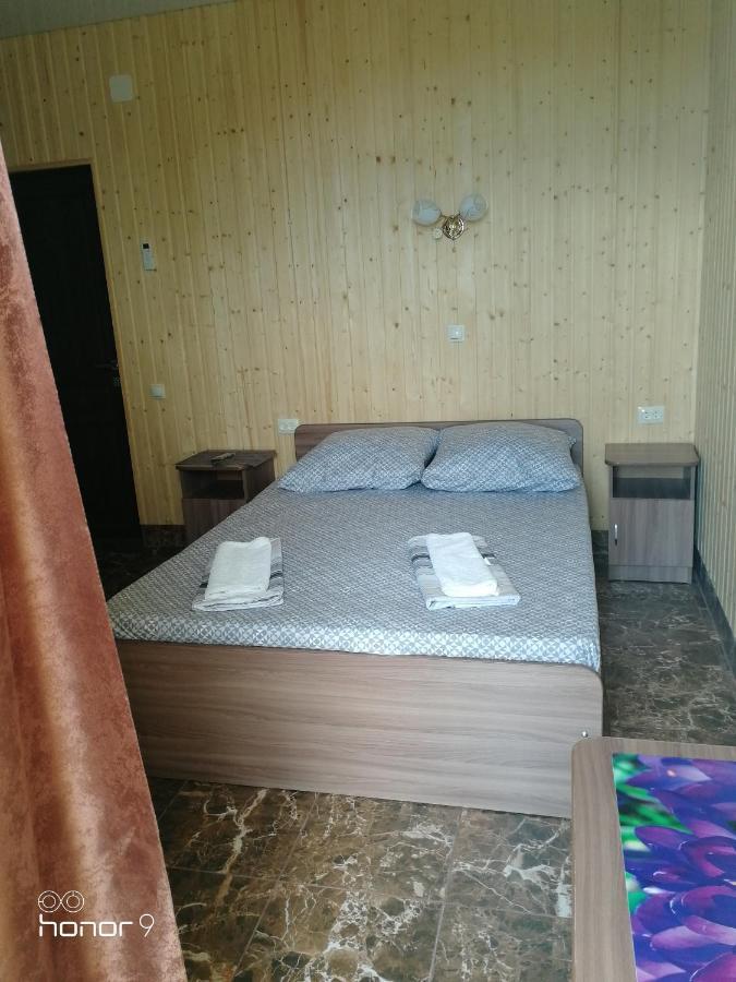 Orhidea Guest House ガグラ エクステリア 写真